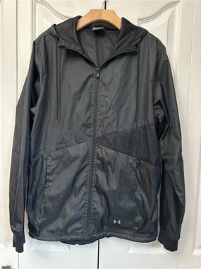 Under Armour Black Hooded Windbreaker with Mesh Panels Sz Small